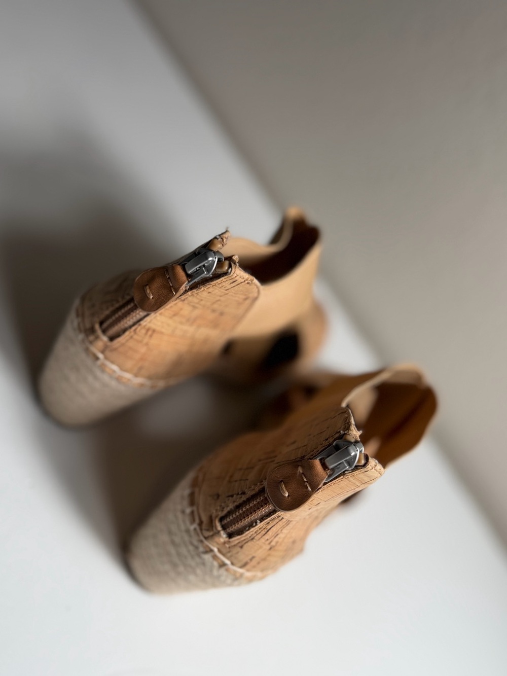 Gentle Souls~By Kenneth Cole~Cork & Wide Elastic~Espadrille~Wedge~Sandal~Size 8 - Picture 8 of 12
